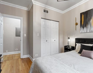 3555 W Lyndale Avenue - Photo Thumbnail 8