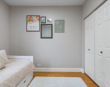 3555 W Lyndale Avenue - Photo Thumbnail 10