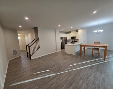 3413 Helene Rieder Drive - Photo Thumbnail 5