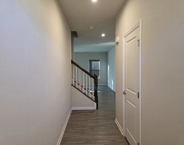 3413 Helene Rieder Drive - Photo Thumbnail 4