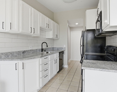 5500 Hillcrest Lane - Photo Thumbnail 5