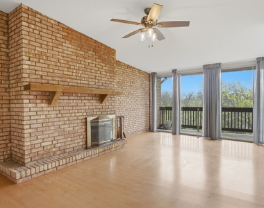 5500 Hillcrest Lane - Photo Thumbnail 3
