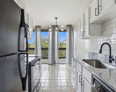 5500 Hillcrest Lane - Photo Thumbnail 4