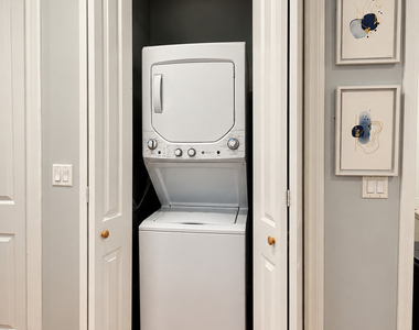 425 E 42nd Street - Photo Thumbnail 12