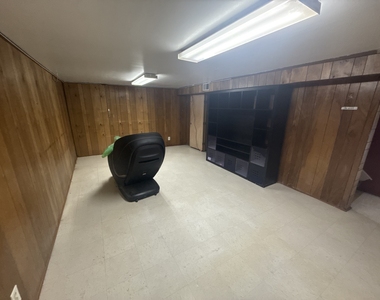7979 N Nordica Avenue - Photo Thumbnail 6