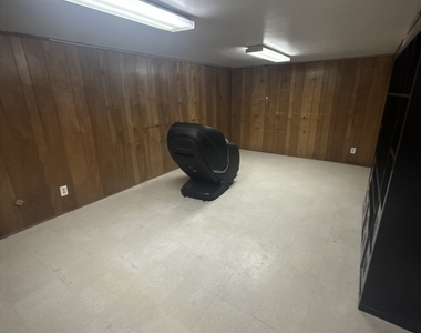 7979 N Nordica Avenue - Photo Thumbnail 7