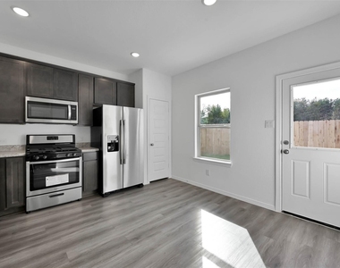 16592 Moss Ln - Photo Thumbnail 7