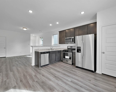 16592 Moss Ln - Photo Thumbnail 9