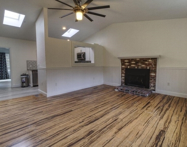 15 Oakwood - Photo Thumbnail 4