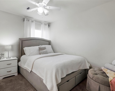 22419 Iron Mill Drive - Photo Thumbnail 7