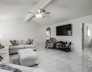 22419 Iron Mill Drive - Photo Thumbnail 4