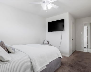 22419 Iron Mill Drive - Photo Thumbnail 8