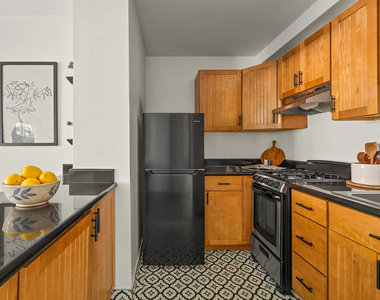 East 35th Street - Photo Thumbnail 2