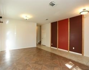 422 New Hope Lane - Photo Thumbnail 2