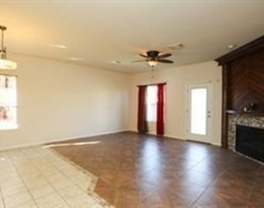 422 New Hope Lane - Photo Thumbnail 3