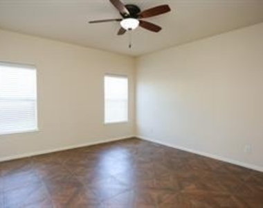 422 New Hope Lane - Photo Thumbnail 7