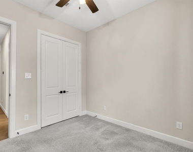 956 Terlingua Creek Drive - Photo Thumbnail 13