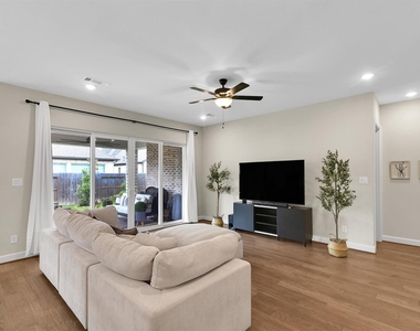 956 Terlingua Creek Drive - Photo Thumbnail 22