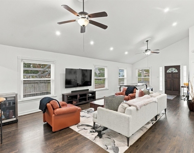 5410 Kiam Street - Photo Thumbnail 3