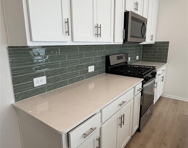 411 Sunrise Ranch Dr - Photo Thumbnail 13