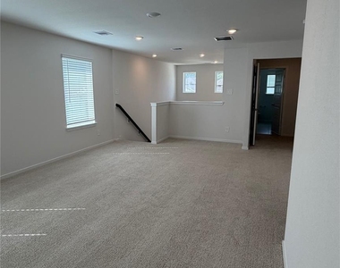 411 Sunrise Ranch Dr - Photo Thumbnail 33