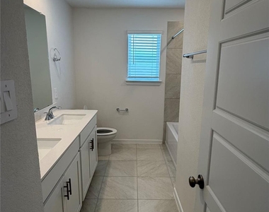 411 Sunrise Ranch Dr - Photo Thumbnail 44