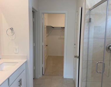 411 Sunrise Ranch Dr - Photo Thumbnail 20