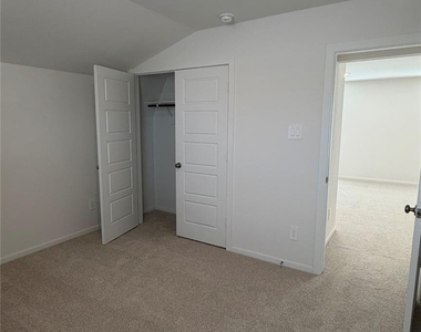 411 Sunrise Ranch Dr - Photo Thumbnail 35