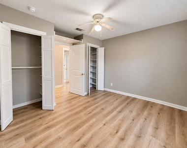 4702 Oak Street - Photo Thumbnail 21