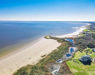 4702 Oak Street - Photo Thumbnail 26