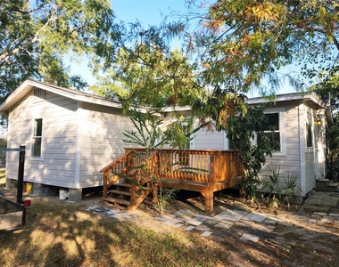 4702 Oak Street - Photo Thumbnail 2