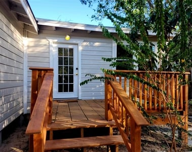 4702 Oak Street - Photo Thumbnail 3