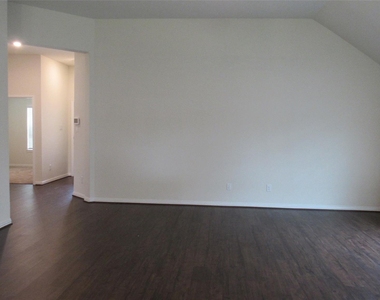 9007 Beacon Mill Drive - Photo Thumbnail 8