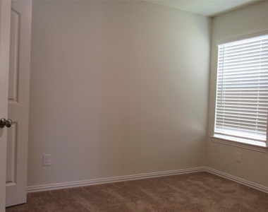 9007 Beacon Mill Drive - Photo Thumbnail 36