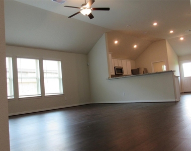 9007 Beacon Mill Drive - Photo Thumbnail 6