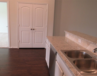 9007 Beacon Mill Drive - Photo Thumbnail 21
