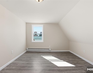 279 Ridgewood - Photo Thumbnail 5