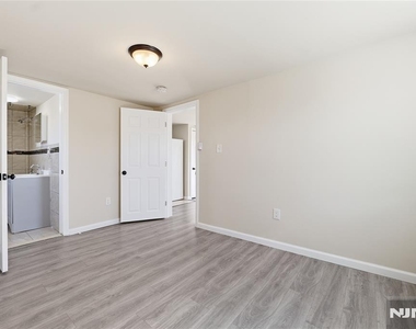 279 Ridgewood - Photo Thumbnail 7