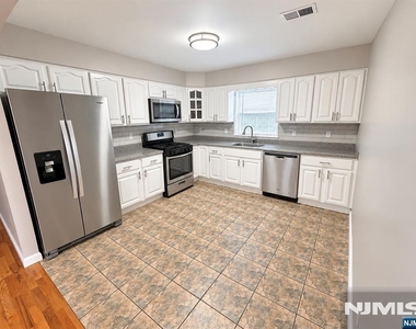 80 Cutler - Photo Thumbnail 2