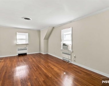 589 Albin - Photo Thumbnail 26