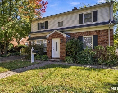 589 Albin - Photo Thumbnail 4