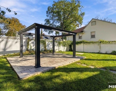 589 Albin - Photo Thumbnail 39
