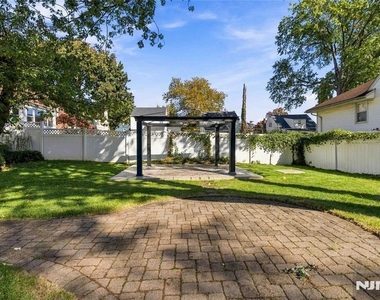 589 Albin - Photo Thumbnail 42