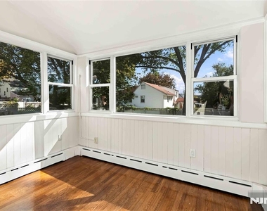 589 Albin - Photo Thumbnail 11