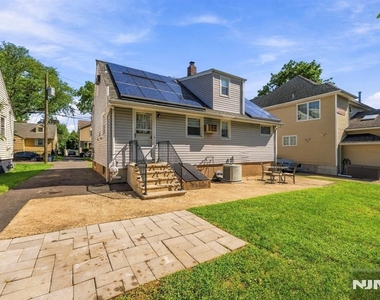 454 Lasalle - Photo Thumbnail 23
