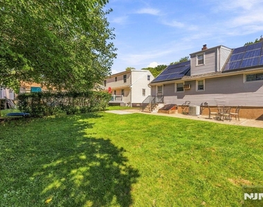 454 Lasalle - Photo Thumbnail 21