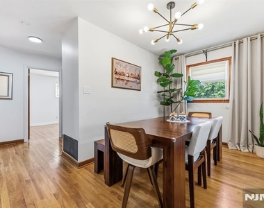 454 Lasalle - Photo Thumbnail 4