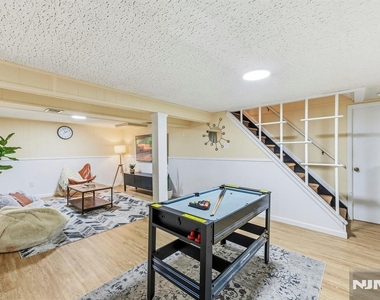 454 Lasalle - Photo Thumbnail 16
