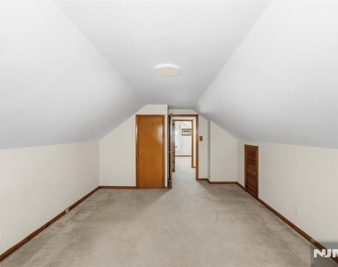 454 Lasalle - Photo Thumbnail 13