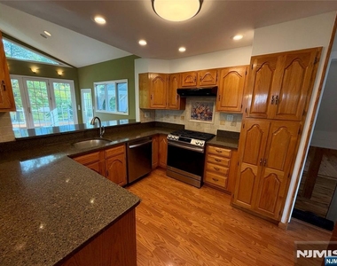 49 White Pond - Photo Thumbnail 11